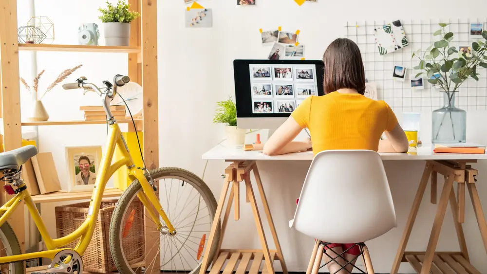 Homeoffice Frau – © shironosov / iStock.com